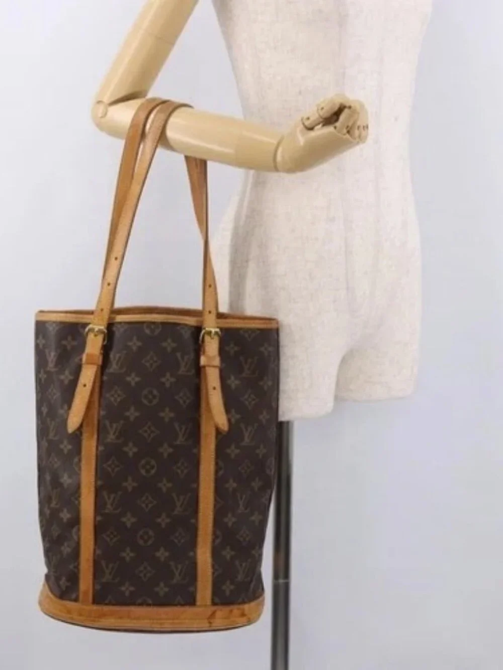 LOUIS VUITTON Monogram Bucket GM Shoulder Bag M42236 LV Auth BA13423
